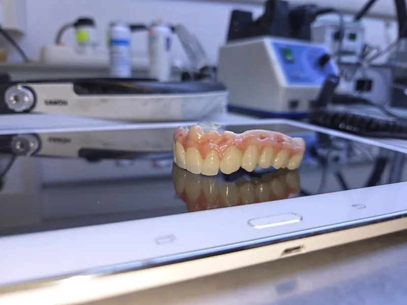 Toronto bridge sul banco di lavoro